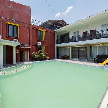 Reddoorz Syariah At Jalan Sunan Giri Tuban Tuban  Екстер'єр фото