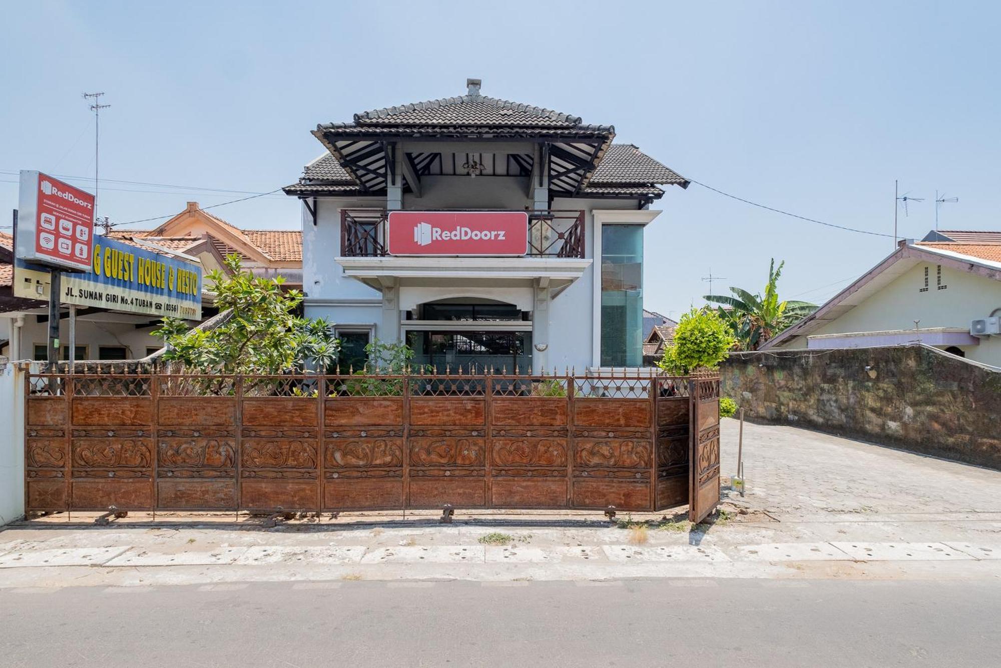 Reddoorz Syariah At Jalan Sunan Giri Tuban Tuban  Екстер'єр фото