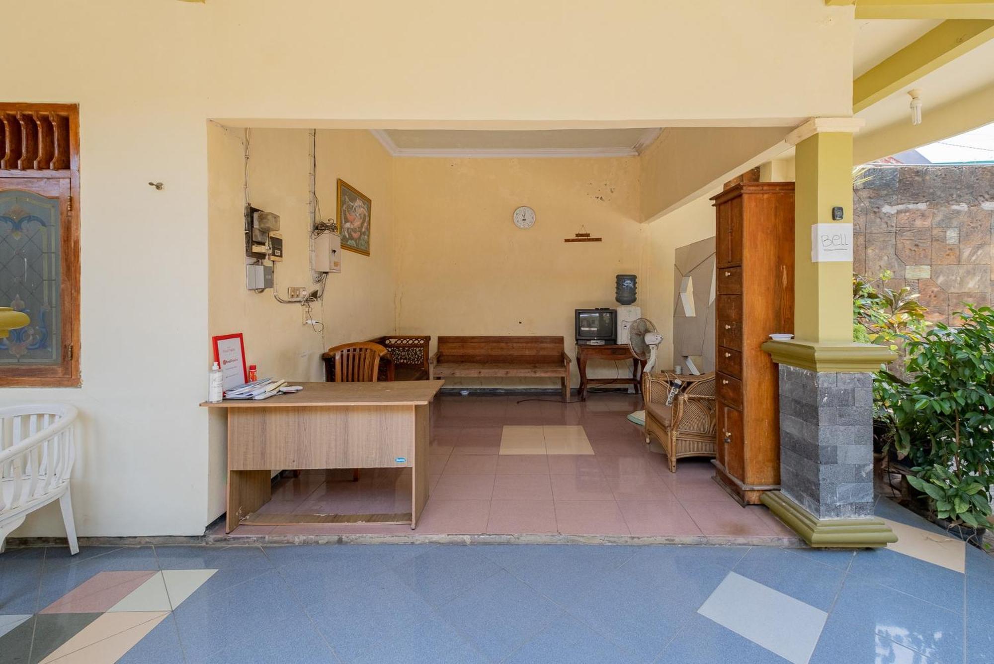 Reddoorz Syariah At Jalan Sunan Giri Tuban Tuban  Екстер'єр фото