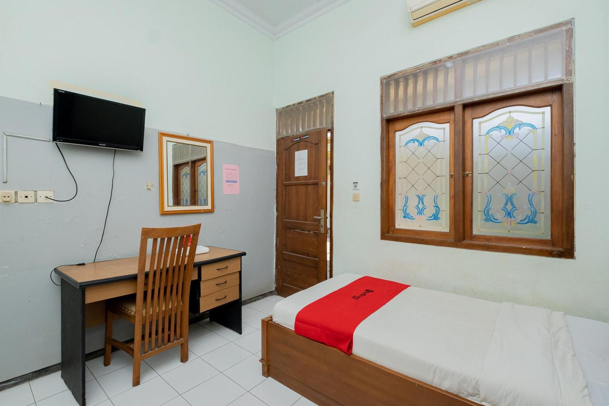 Reddoorz Syariah At Jalan Sunan Giri Tuban Tuban  Екстер'єр фото