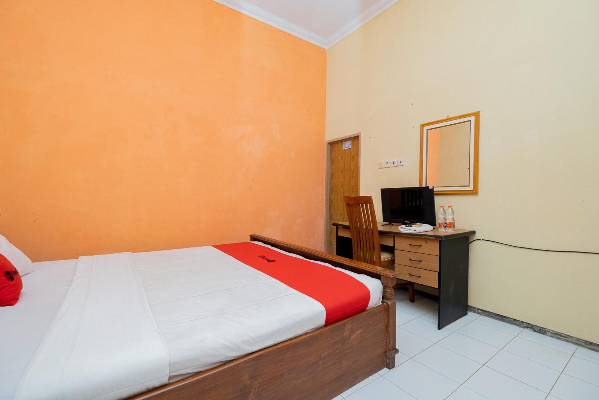 Reddoorz Syariah At Jalan Sunan Giri Tuban Tuban  Екстер'єр фото