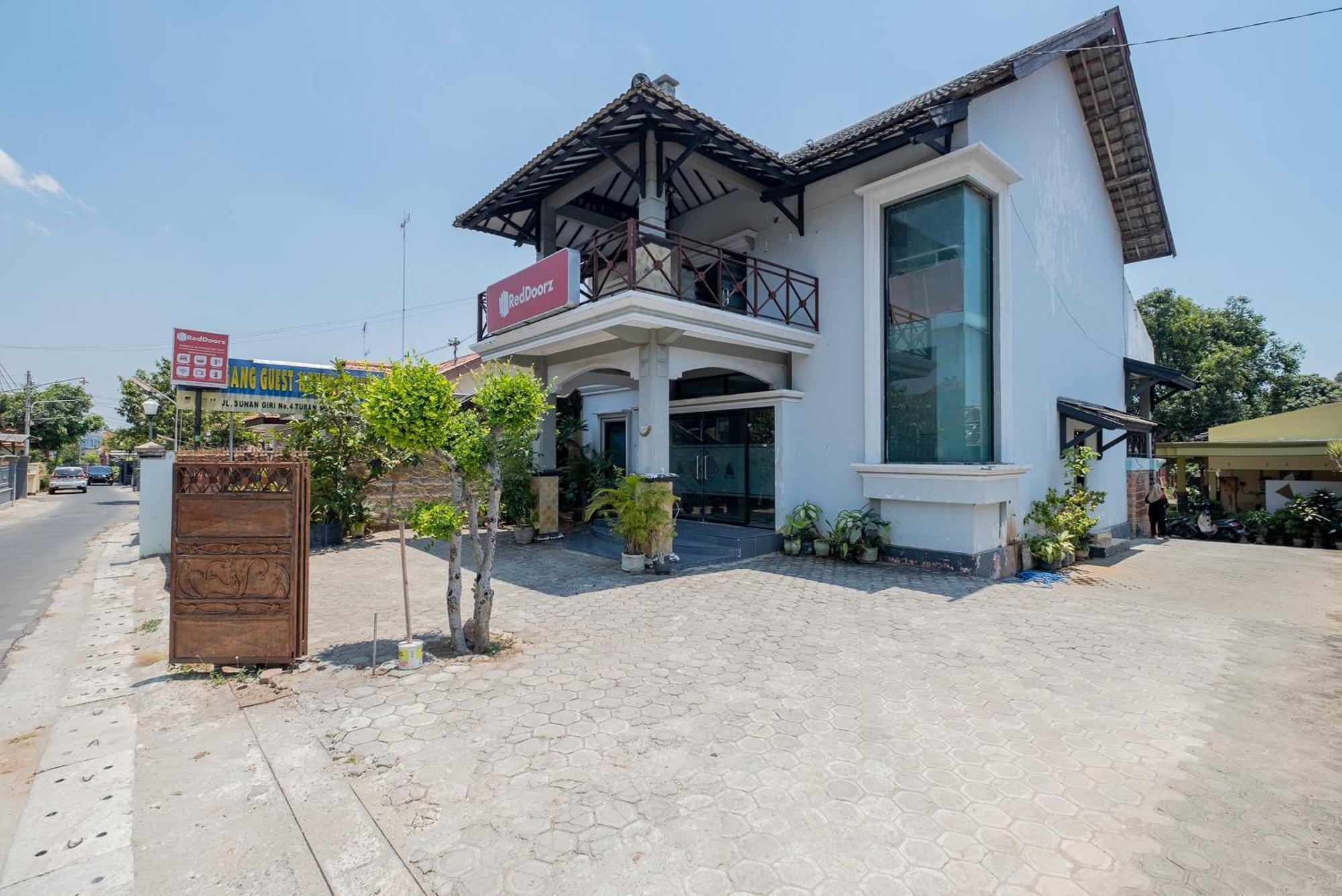 Reddoorz Syariah At Jalan Sunan Giri Tuban Tuban  Екстер'єр фото