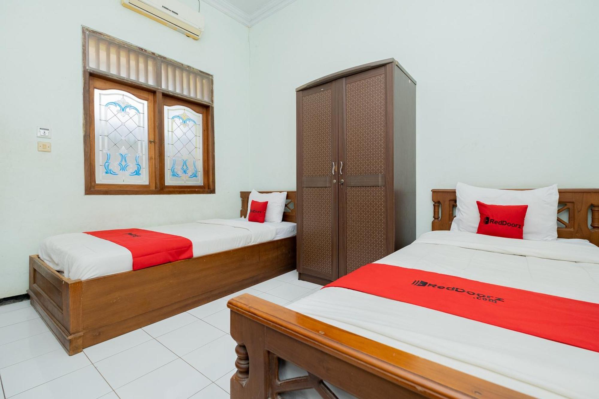 Reddoorz Syariah At Jalan Sunan Giri Tuban Tuban  Екстер'єр фото