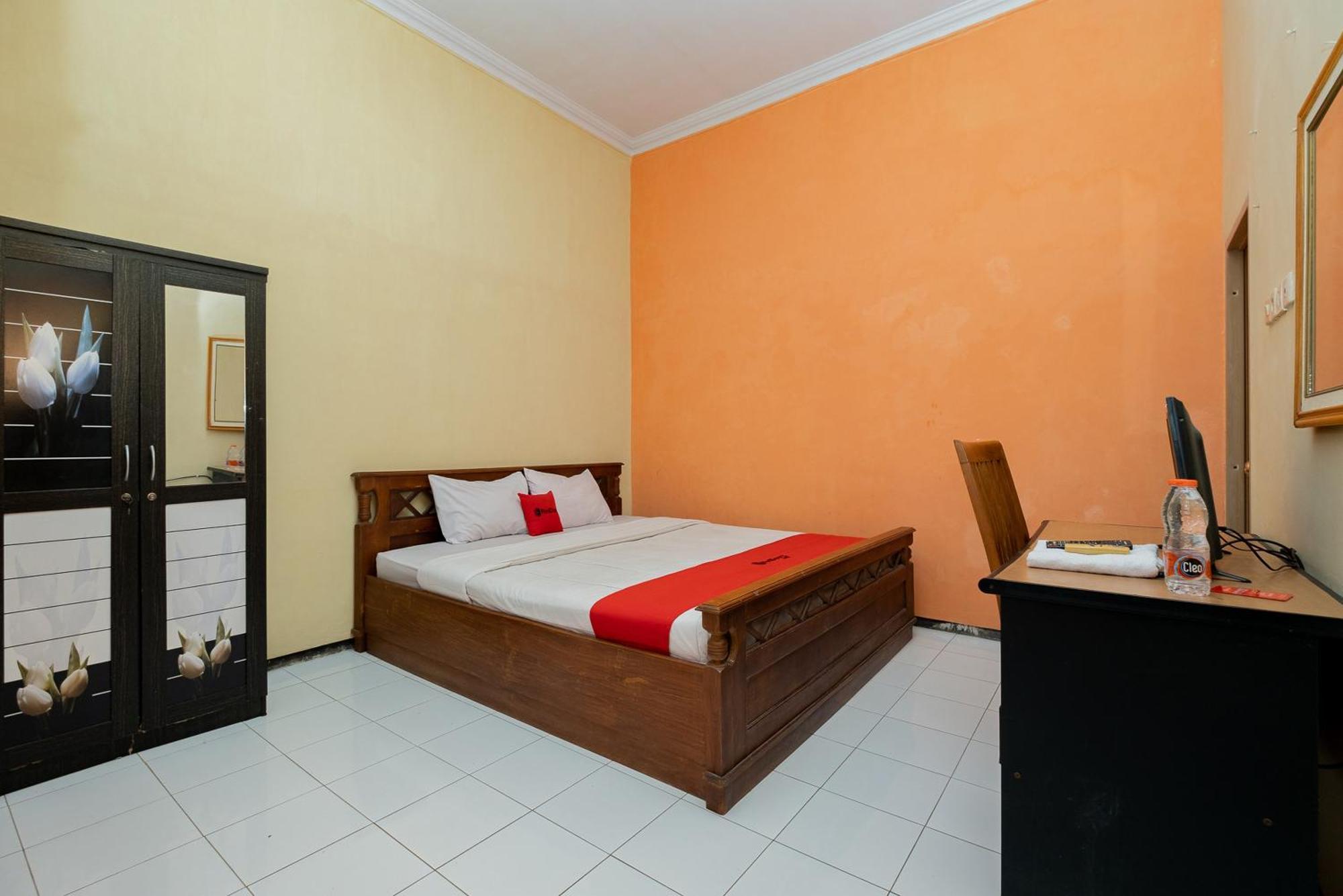 Reddoorz Syariah At Jalan Sunan Giri Tuban Tuban  Екстер'єр фото