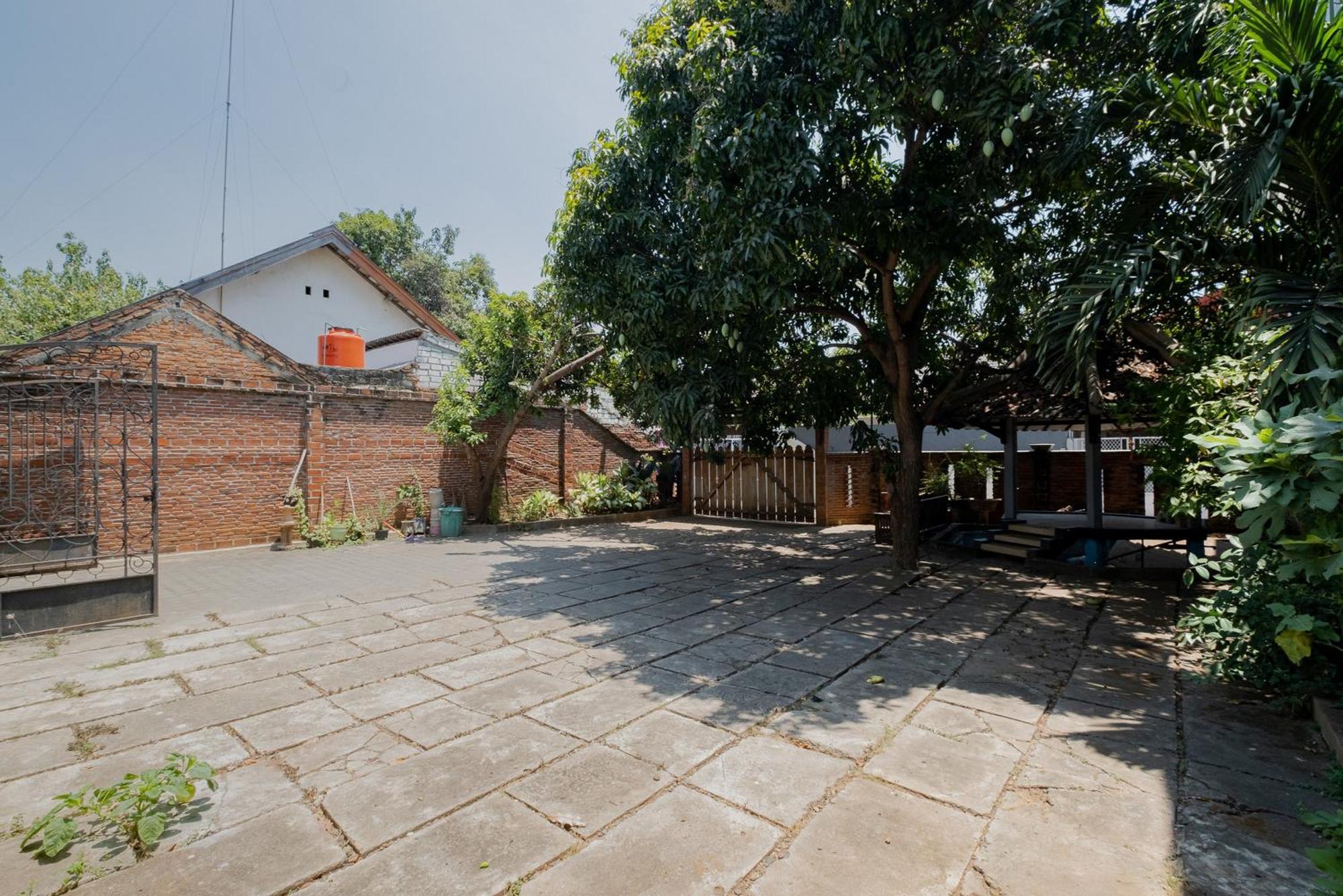 Reddoorz Syariah At Jalan Sunan Giri Tuban Tuban  Екстер'єр фото